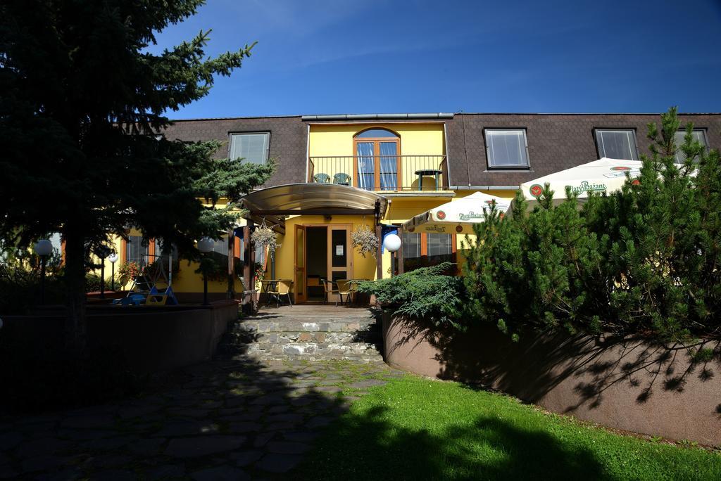 Penzion Agrothermal Bešeňová Extérieur photo