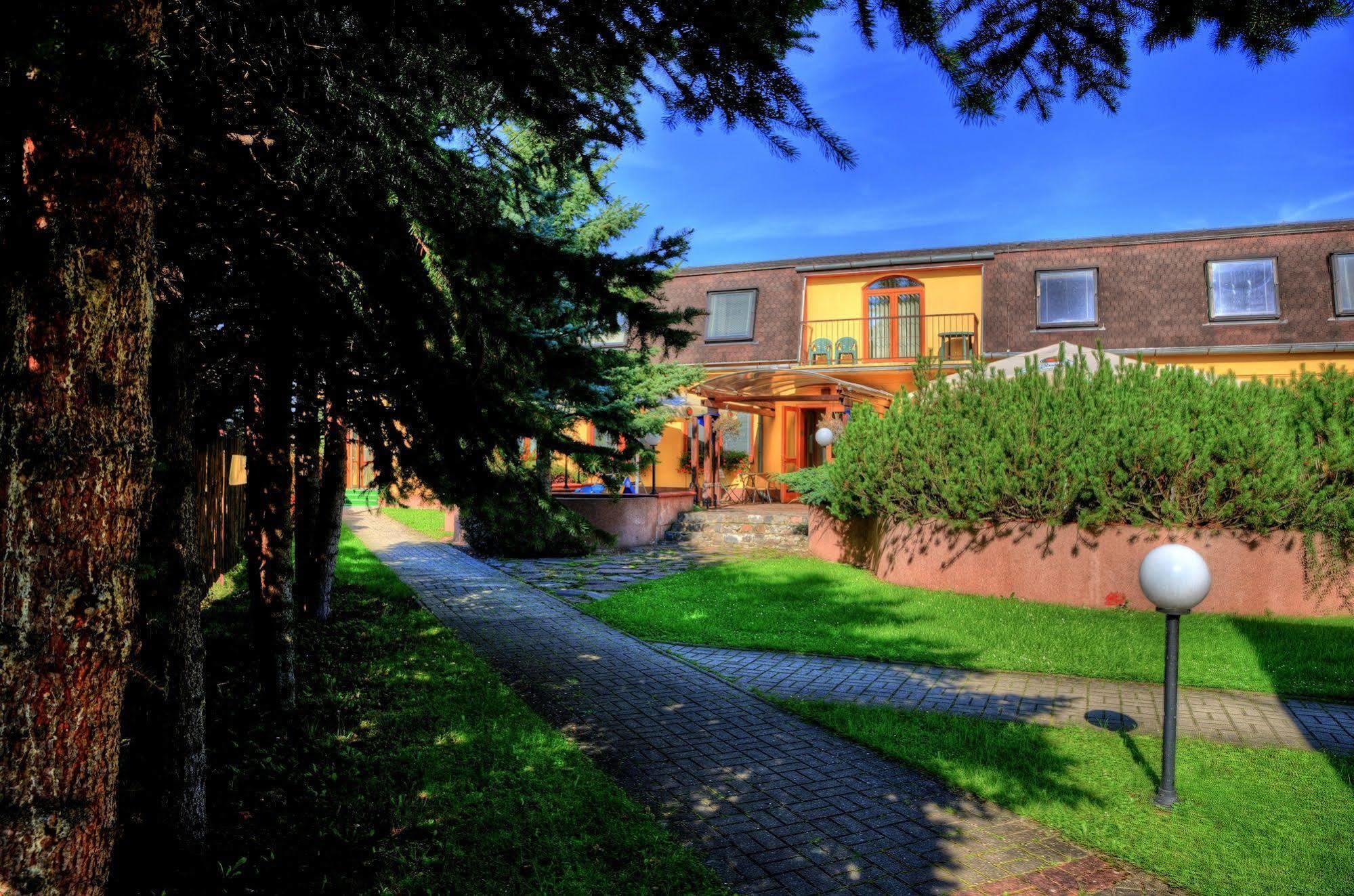 Penzion Agrothermal Bešeňová Extérieur photo