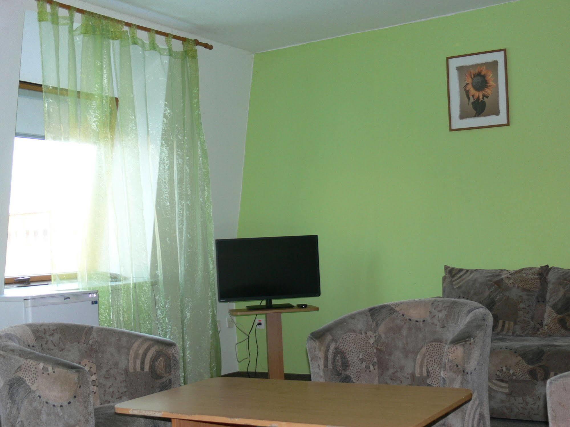 Penzion Agrothermal Bešeňová Extérieur photo